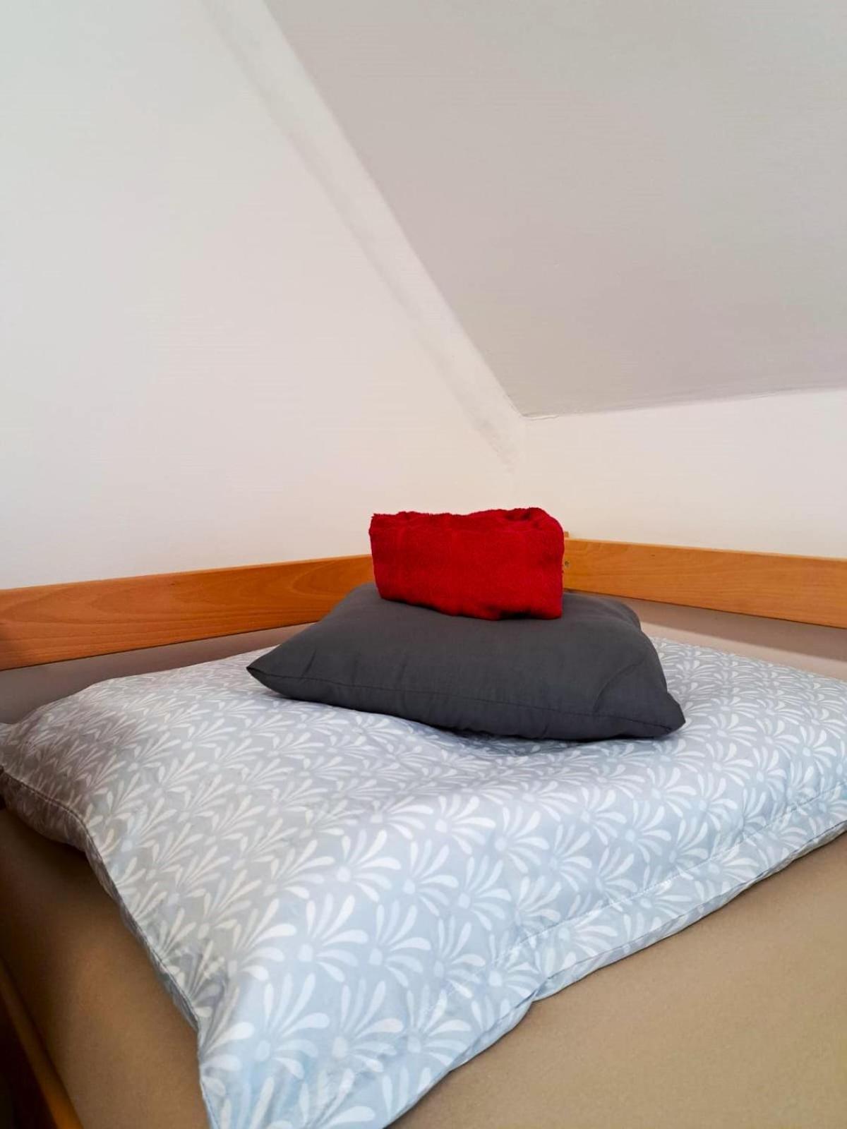Appartement Rentcenter79 à Sankt Peter-Freienstein Extérieur photo